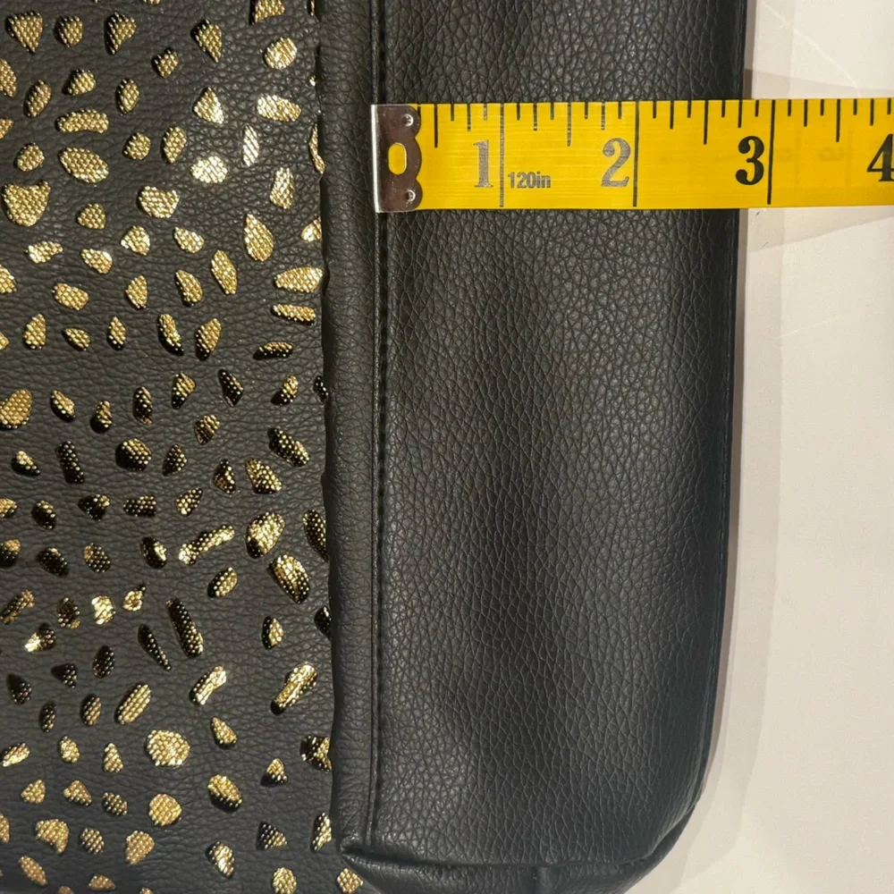 SIGNATURE CLUB A Women Black & Gold Tote  Shoulder Bag
